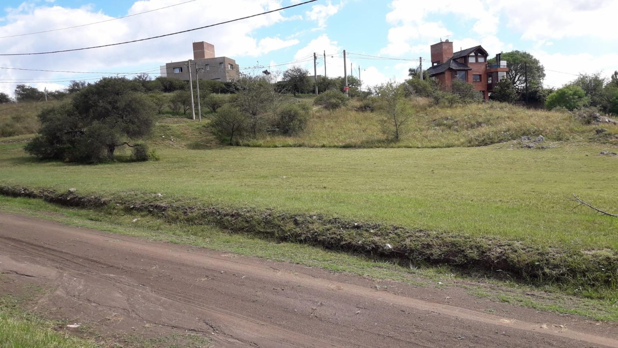 TERRENO EN BARRIO CERRADO LOMAS DEL REY . - 1113 M². — foto 3