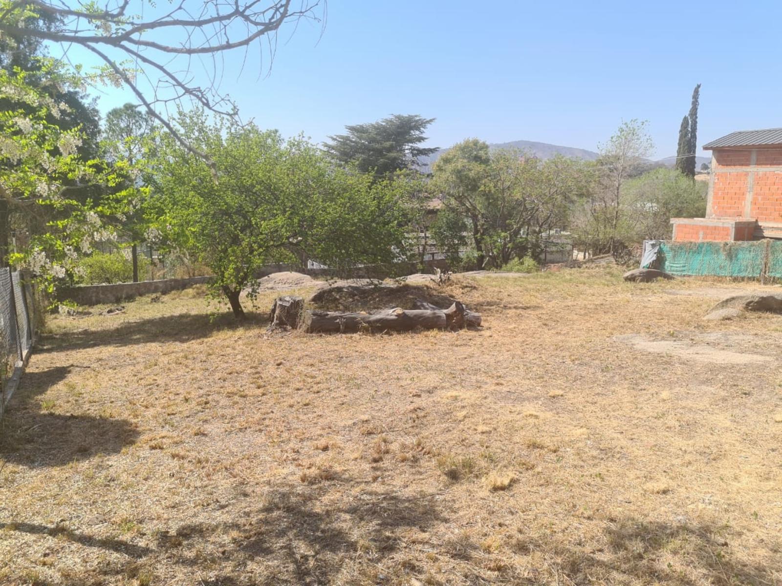 LOTE, villa carlos paz, 1048 m2, a 2 cuadras de la ruta 38, barrio villa del lago, MUY BUENA VISTA Y EXCELENTE ENTORNO, con todos los servicios y ESCRITURA.. — foto 2
