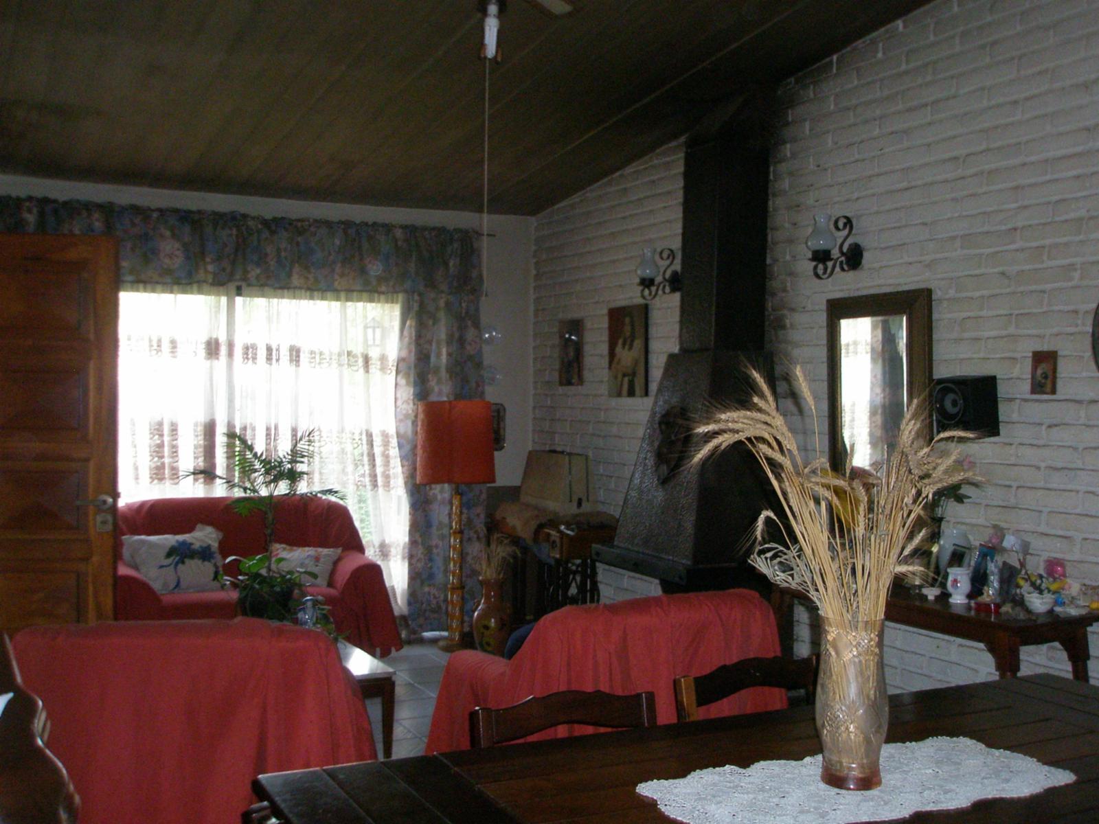 CHALET, a MTS DEL LAGO SAN ROQUE....., con 255 m2 construidos, mas pileta, mas cocheras para 2 autos, ideal para vivir o fin de semana. ESCRITURA, PLANOS . IMPUESTOS AL DIA...... — foto 11