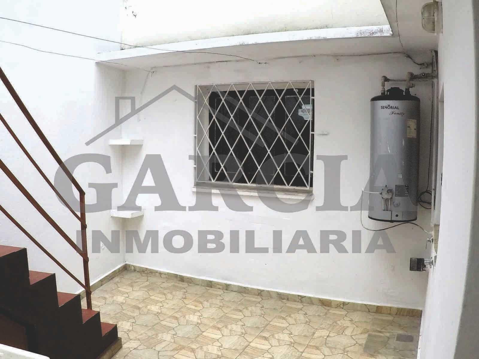 Dpto, ROSARIO, SANTA FE, EN PLENIO CENTRO, zona facultades , hospitales, zona peatonal, CON COCINA-COMEDOR, BAÑO Y DORMITORIO, patio, terraza..