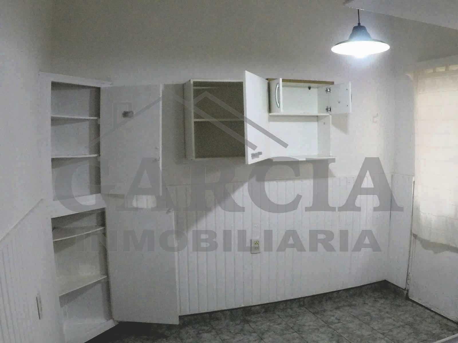 Dpto, ROSARIO, SANTA FE, EN PLENIO CENTRO, zona facultades , hospitales, zona peatonal, CON COCINA-COMEDOR, BAÑO Y DORMITORIO, patio, terraza.. — foto 2