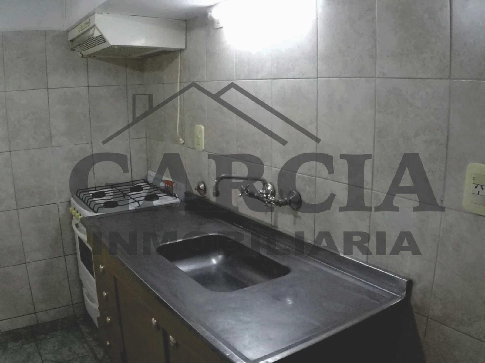 Dpto, ROSARIO, SANTA FE, EN PLENIO CENTRO, zona facultades , hospitales, zona peatonal, CON COCINA-COMEDOR, BAÑO Y DORMITORIO, patio, terraza.. — foto 3