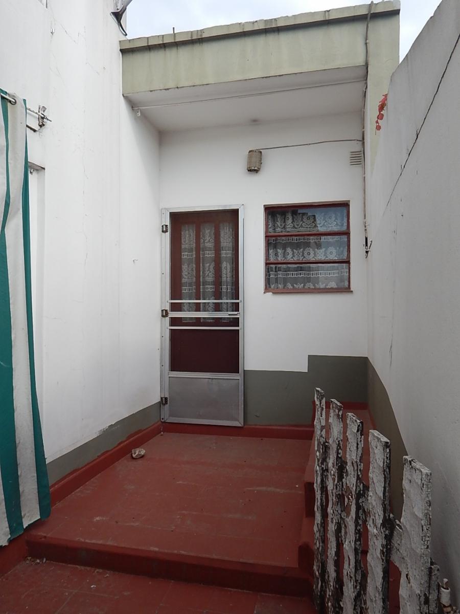 LOCAL COMERCIAL + DOS DEPARTAMENTOS en Venta - Marcos Paz Centro - Pcia de Bs.As - 6