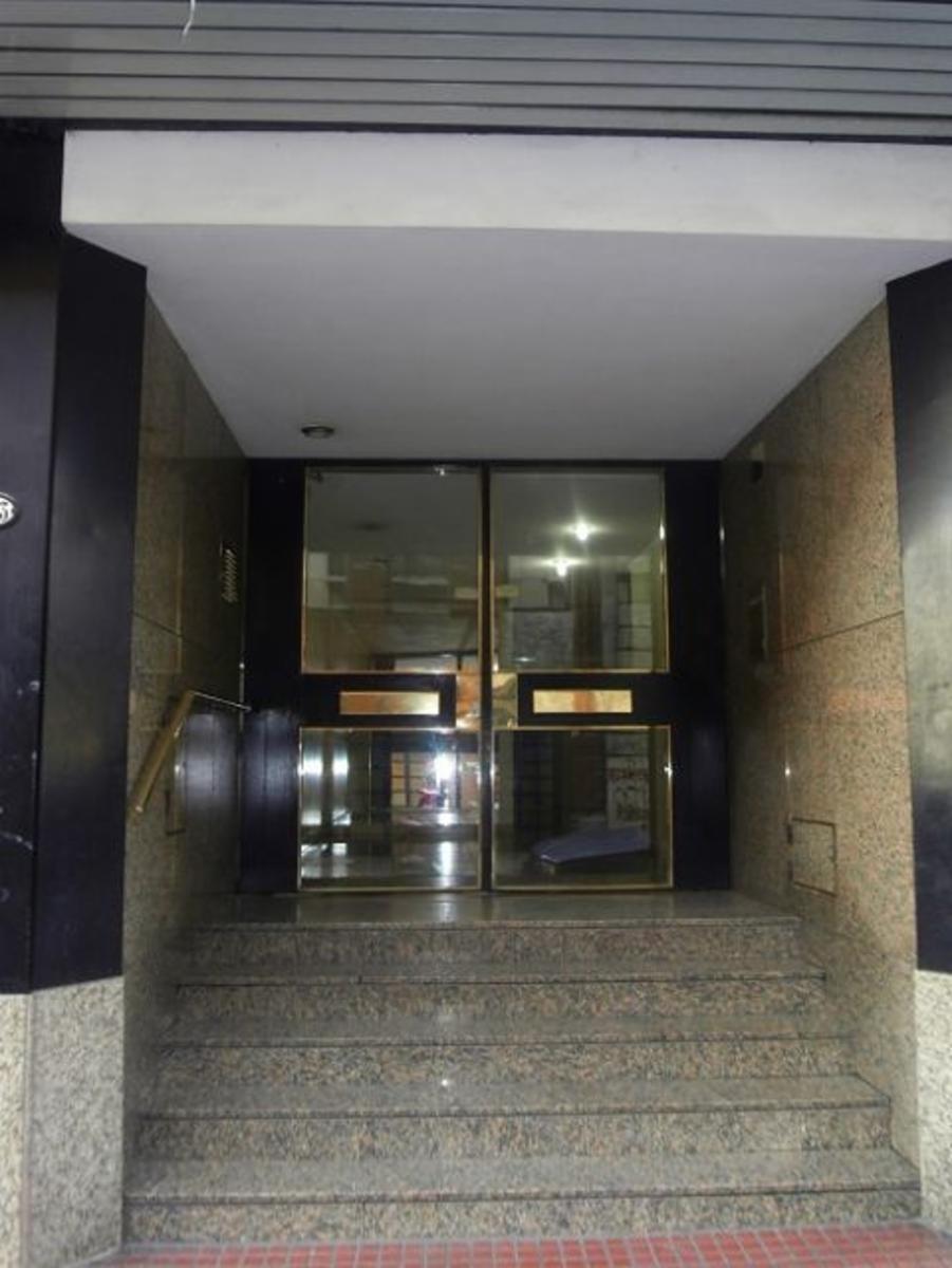 DEPARTAMENTO DE 3 AMBIENTES CONTRA FRENTE - 1