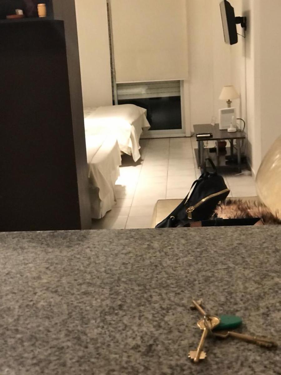 alquilo departamento por 1dia 1 noche y mas dias en av corrientes y dorrego piscina wi fi y netflix gratis 2.4.personas a pasos moviatar arena .htal italiano parque dorrego cocheras subte en la puerta — foto 3