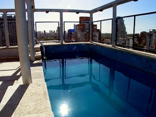 alquilo por Dia Semana Mes palermo a pasos de la rural hasta 5 personas piscina gimnasio sauna cochera whatsapp +5491130779977 wi fi netflix gratis , cochera