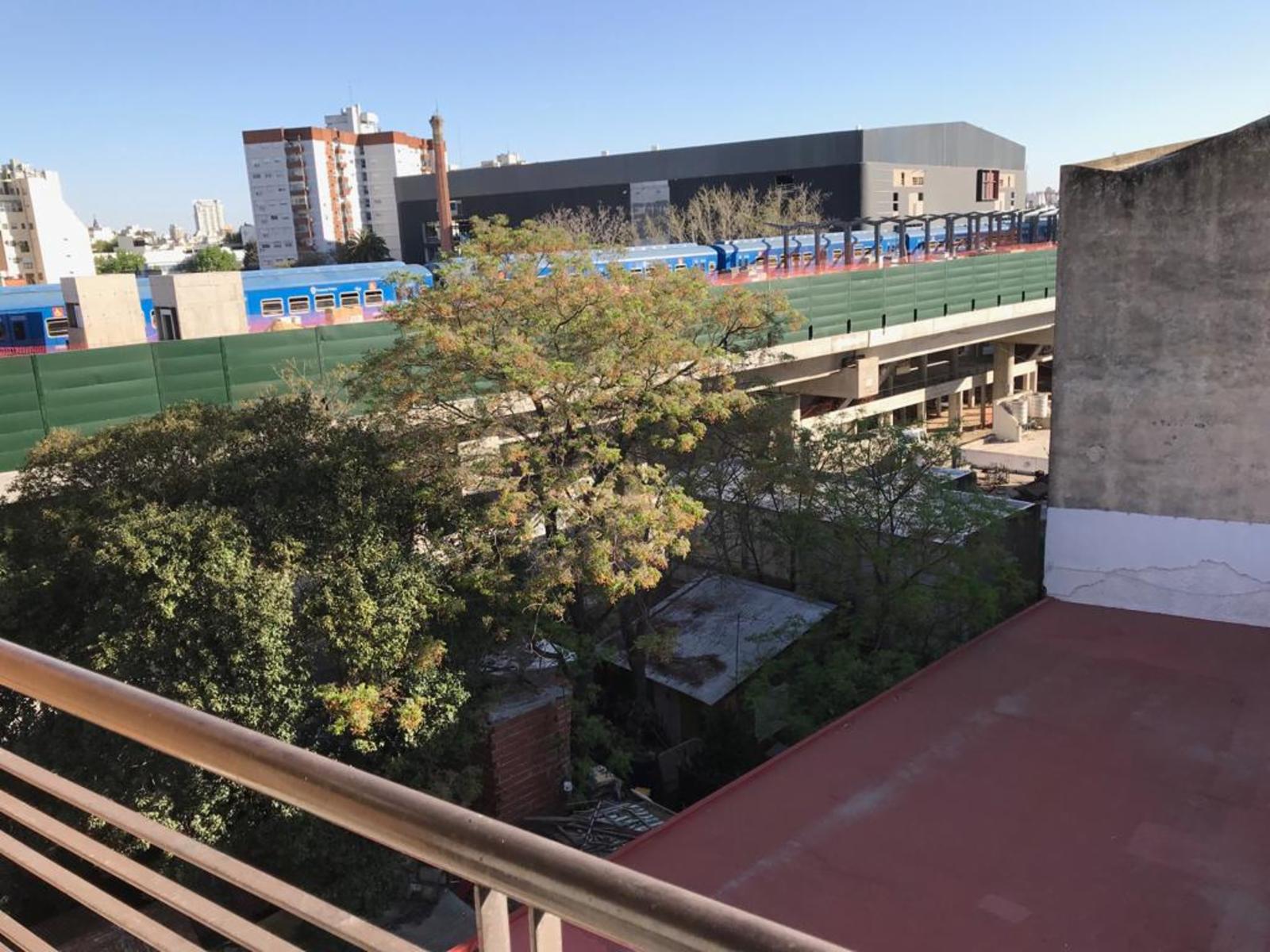 alquilo por dia Palermo Queens departamento 2/4personas Movistararena conciertos l hospital italiano naval y guemes whatsapp+5491130779977 cocheras wifi free Y NETFLIX — foto 14