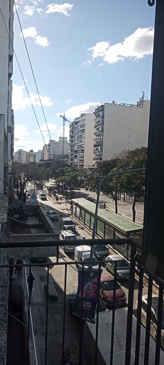 MARAVILLOSO PISO EN VICENTE LÓPEZ, Sobre Avda. Maipú 400, 4 ambientes, Cocina Comedor Diario y Dormitorio de servicio. — foto 2