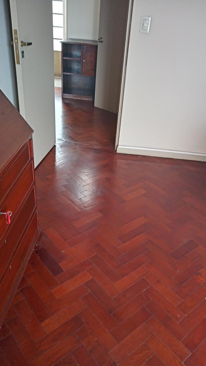 EXCELENTE DEPARTAMENTO, a pocas cuadras de Plaza de Mayo, Av. Belgrano y Diagonal Sur, 4 ambientes, Balcón corrido, Patio, cocina y 2 baños a remodelar, habitación y tte de servicio. — foto 10