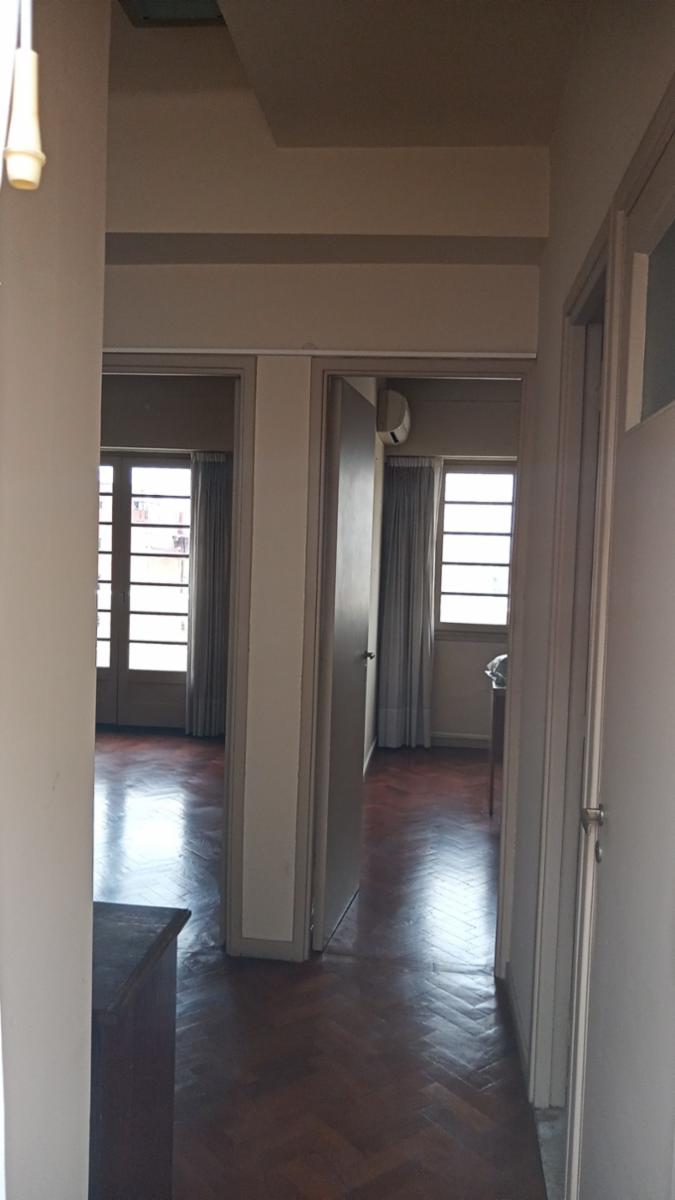 EXCELENTE DEPARTAMENTO, a pocas cuadras de Plaza de Mayo, Av. Belgrano y Diagonal Sur, 4 ambientes, Balcón corrido, Patio, cocina y 2 baños a remodelar, habitación y tte de servicio. — foto 12