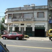 Local y 2 departamentos EN BLOCK — foto 2