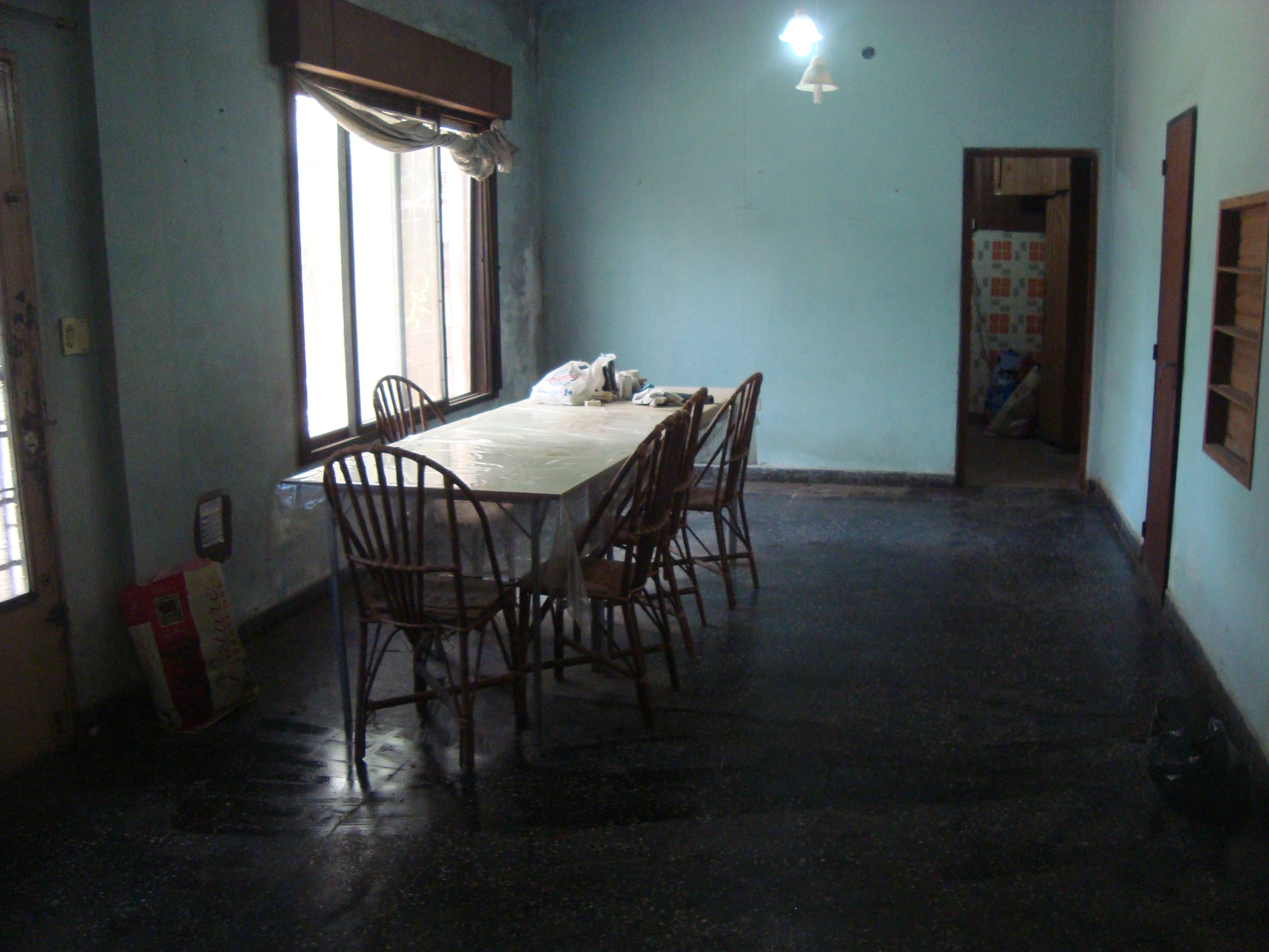 BURZACO:BARRIO CORIMAYO: AMPLIA CASA 2 DORMIT.+COCHERA+LOCAL+FDO C/QUINCHO. — foto 5