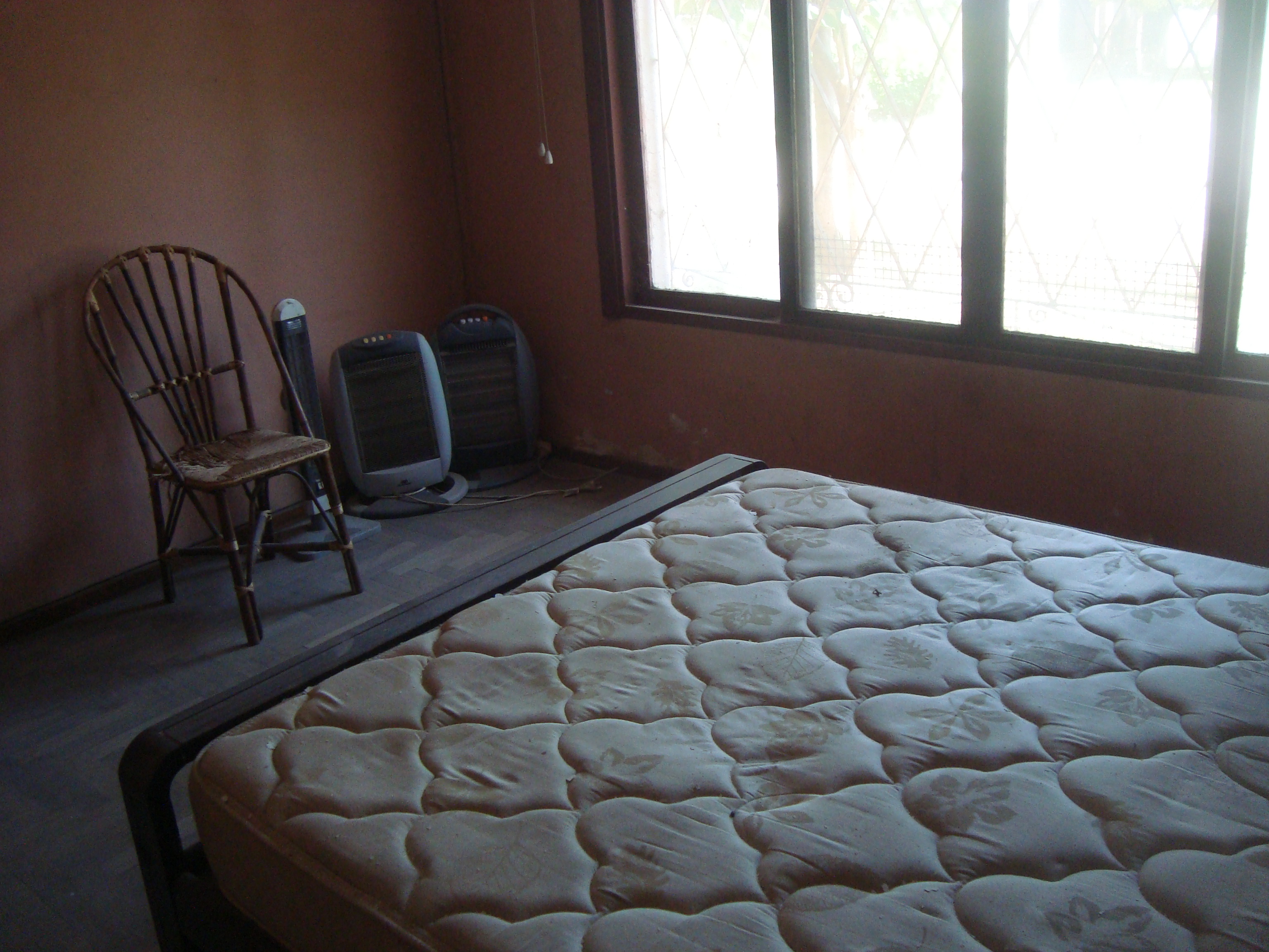 BURZACO:BARRIO CORIMAYO: AMPLIA CASA 2 DORMIT.+COCHERA+LOCAL+FDO C/QUINCHO. — foto 8