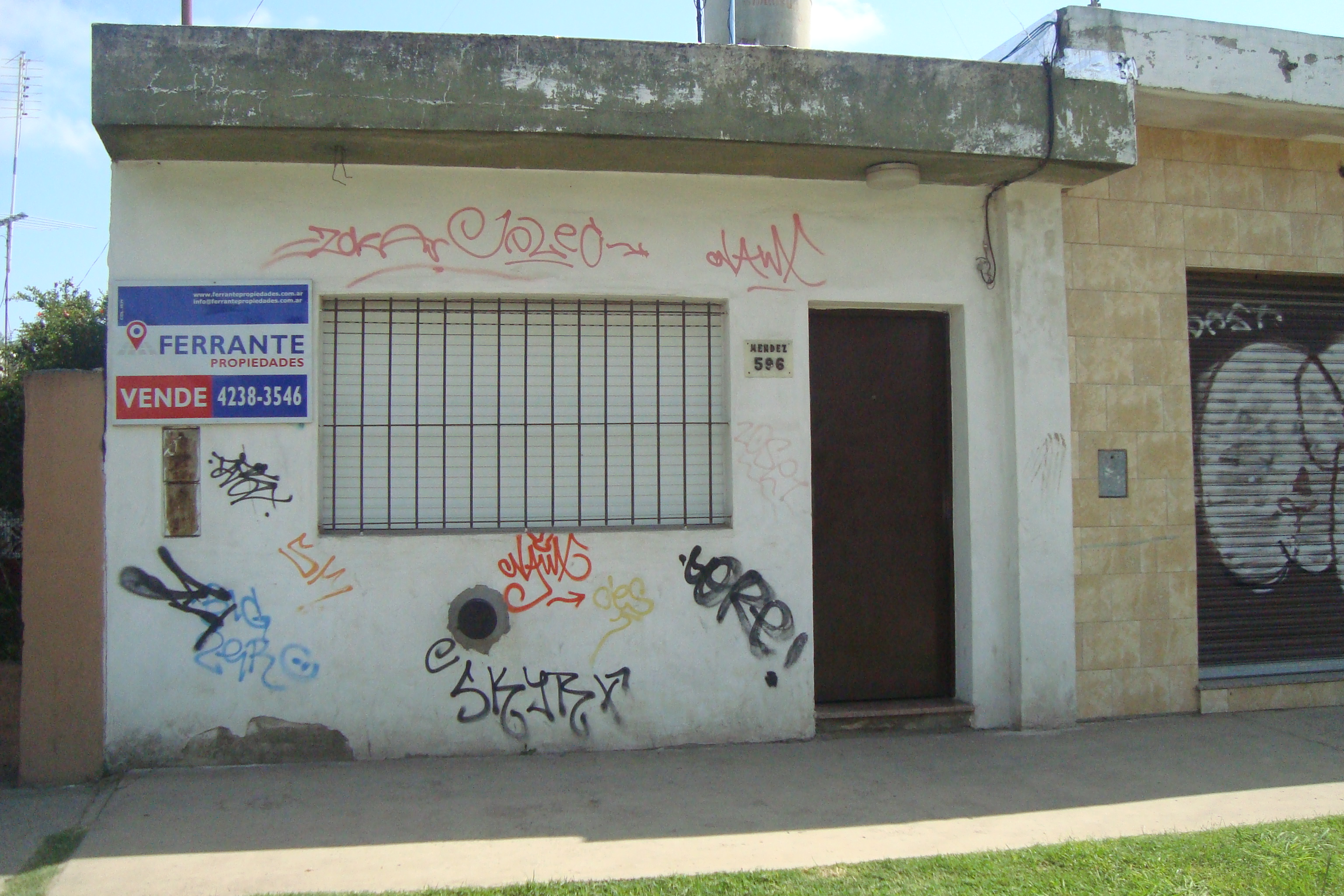 GLEW: CASA CON GARAGE Y DEPTO+DOS LOCALES A 6 CUADRAS DE LA EST. DE GLEW ** APTA CREDITO ** — foto 10