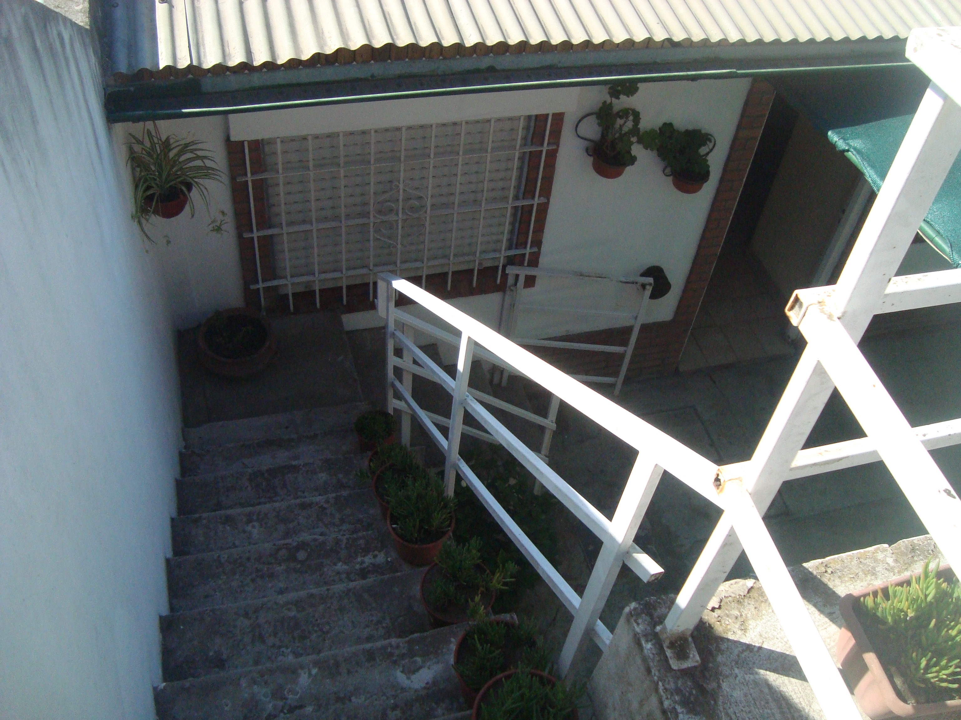 GLEW: CASA CON GARAGE Y DEPTO+DOS LOCALES A 6 CUADRAS DE LA EST. DE GLEW ** APTA CREDITO ** — foto 11