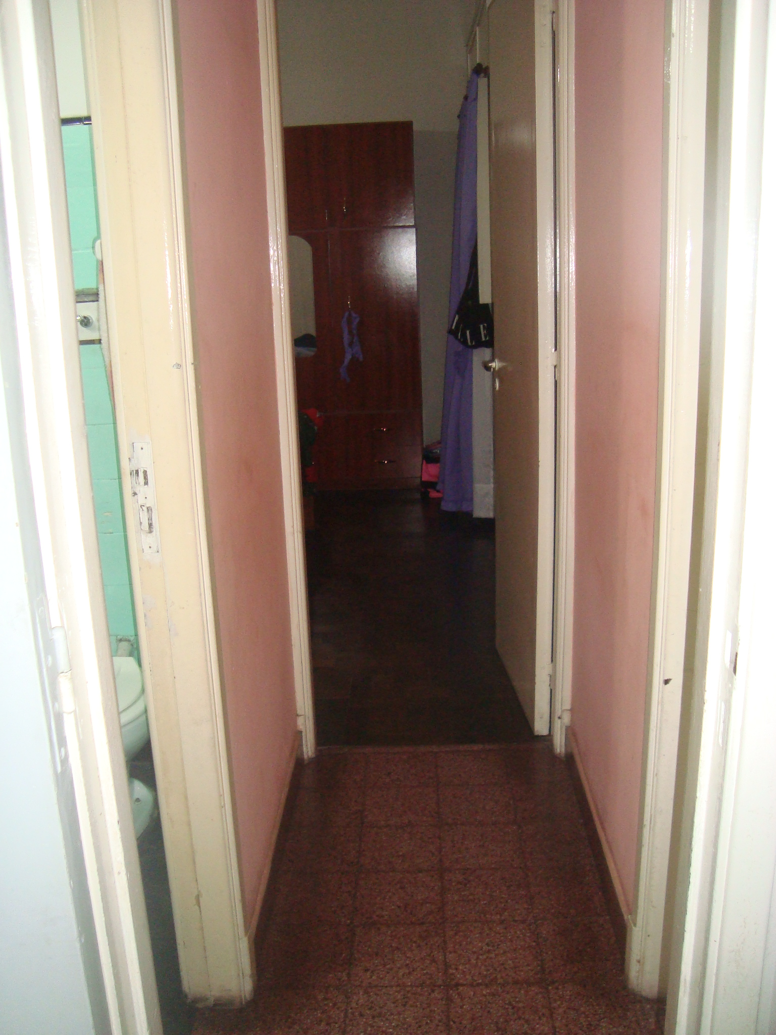 BURZACO: EXCELENTE OPORTUNIDAD.DEPTO PB AL FTE.EXCEL.UBICACION. FTE A ESTAC. 3 AMB.C/GALERIA CUB/ DEPEND. Y FDO — foto 6