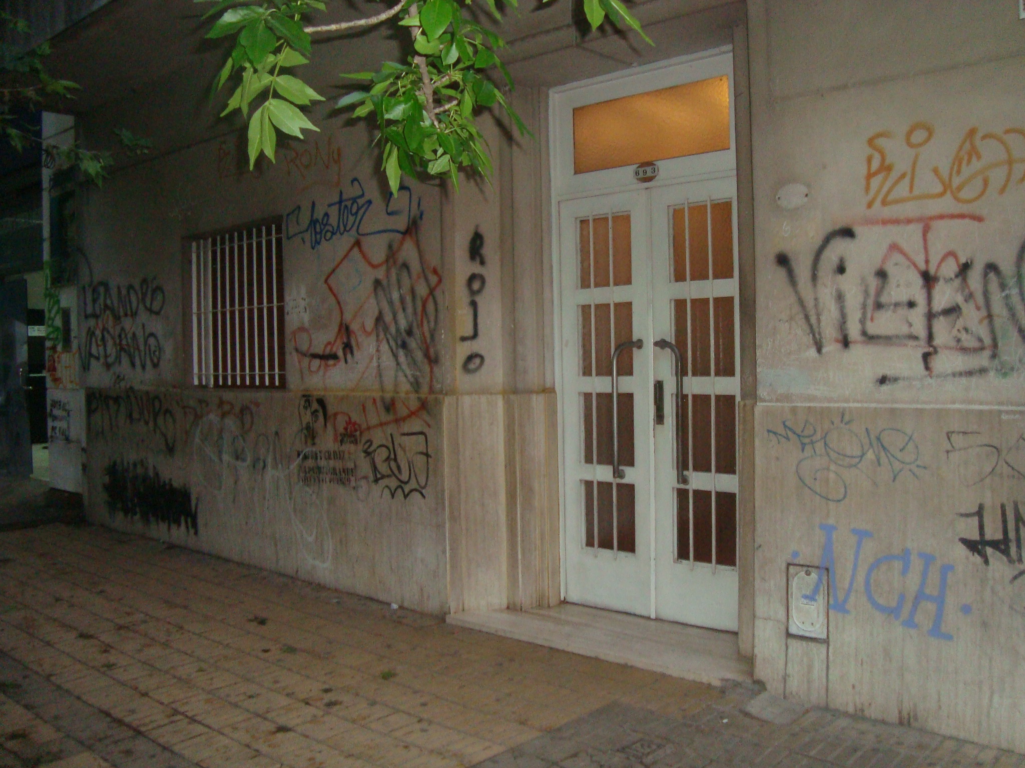 BURZACO: EXCELENTE OPORTUNIDAD.DEPTO PB AL FTE.EXCEL.UBICACION. FTE A ESTAC. 3 AMB.C/GALERIA CUB/ DEPEND. Y FDO — foto 14