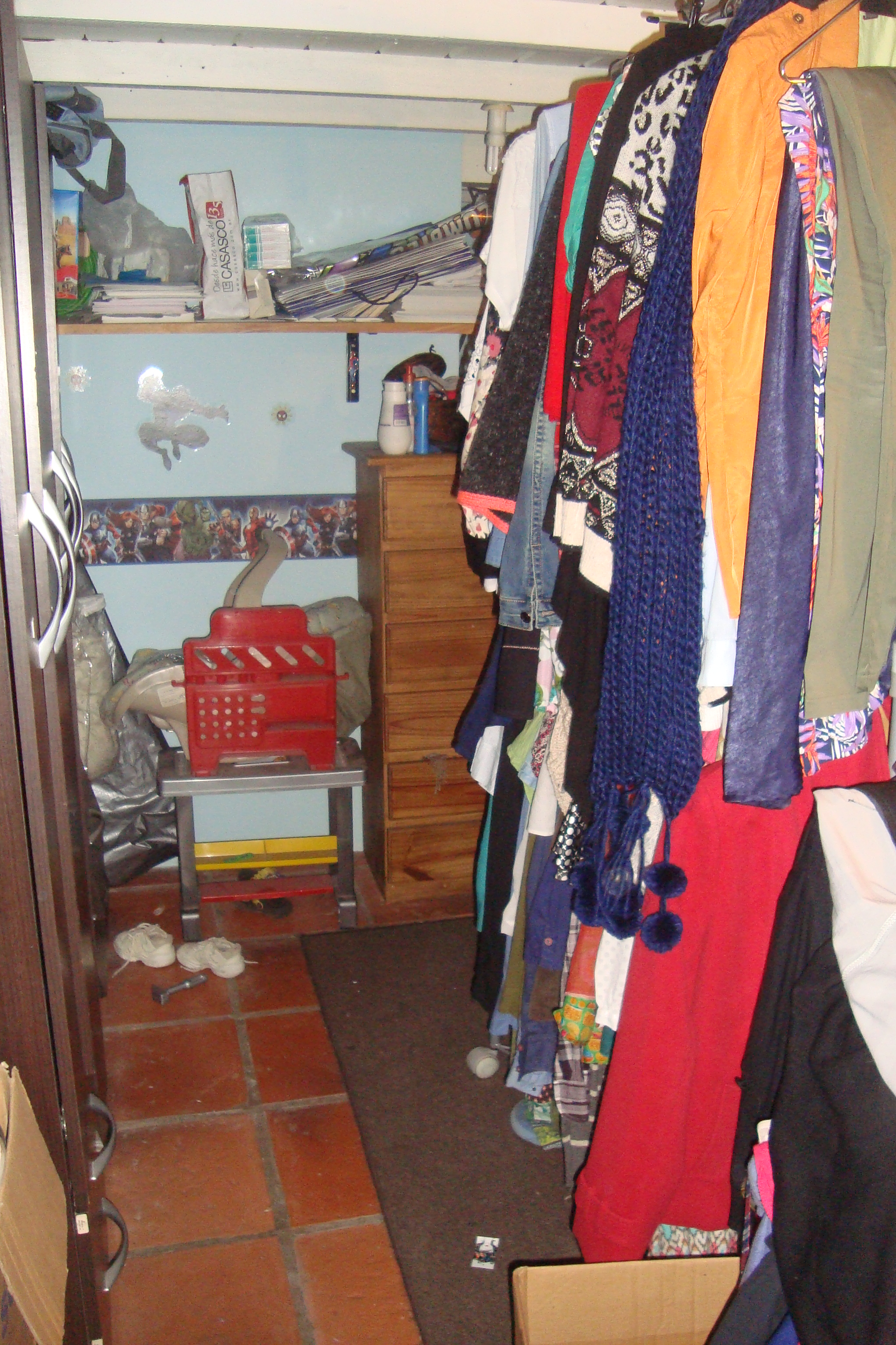 MARMOL : EXCELENTE PROPIEDAD DE ESTILO EN VENTA , TIPO LOFT 4 AMB.C/COCHERA Y JARDIN C/ PARRILLA. — foto 10