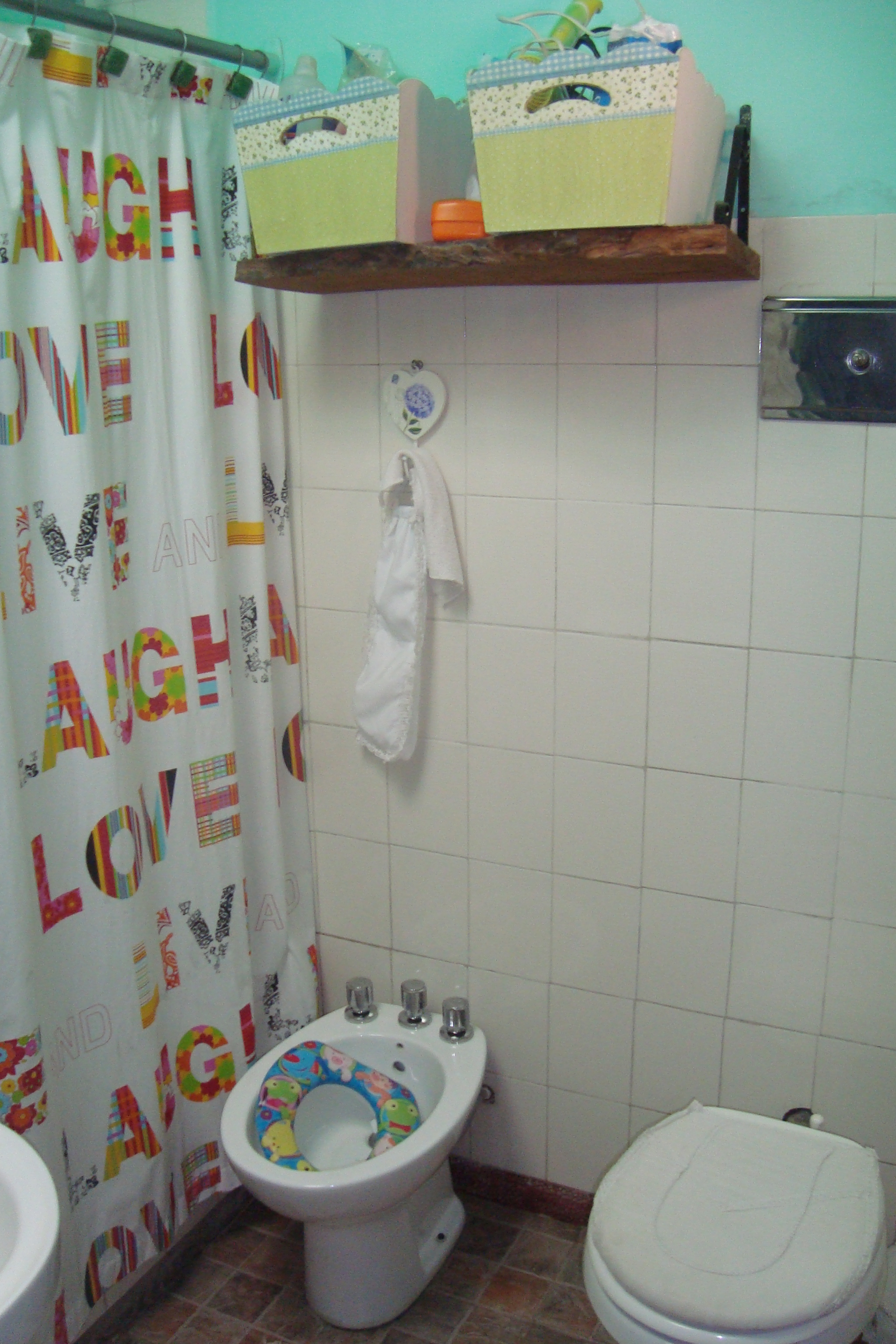MARMOL : EXCELENTE PROPIEDAD DE ESTILO EN VENTA , TIPO LOFT 4 AMB.C/COCHERA Y JARDIN C/ PARRILLA. — foto 11