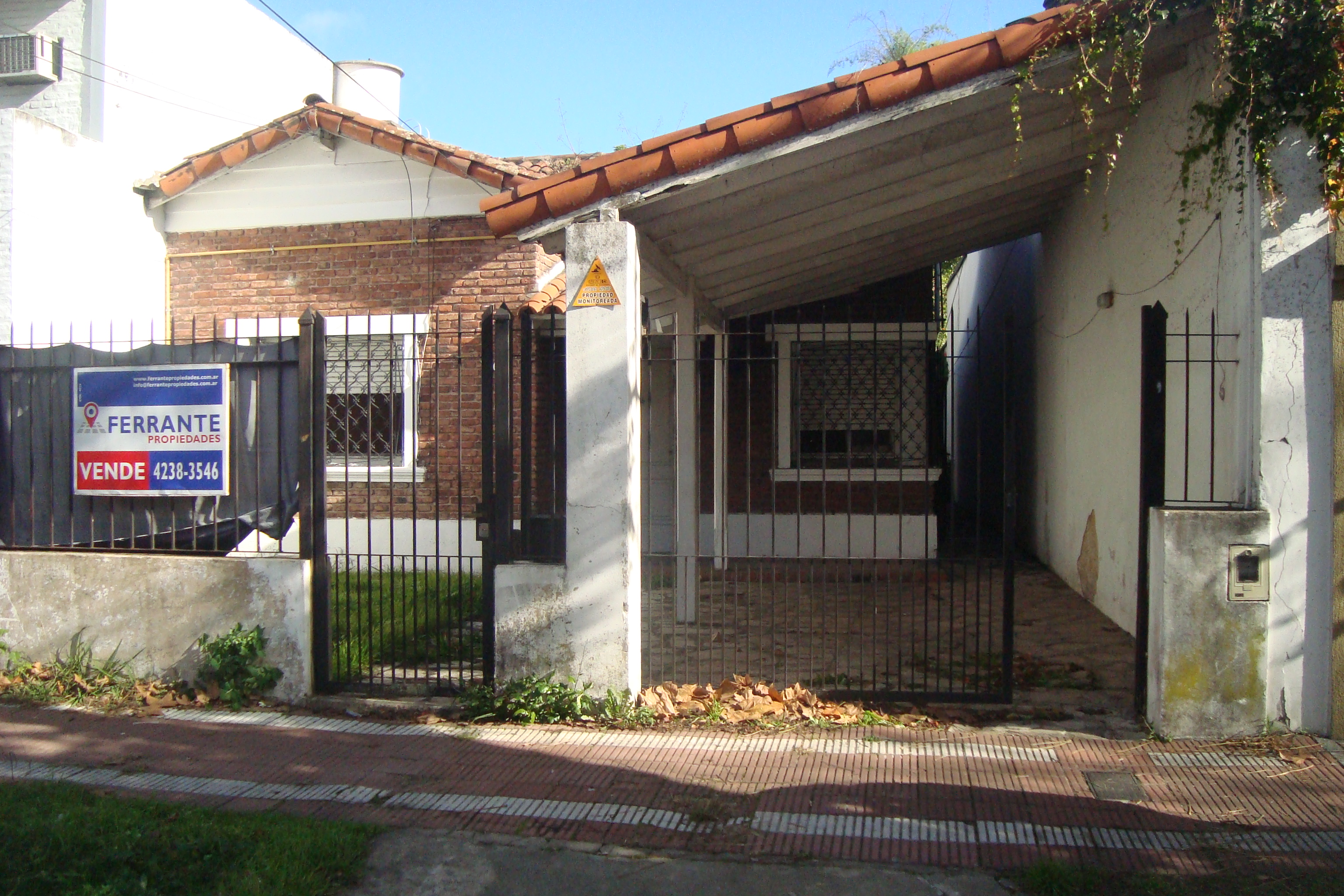 ADROGUE: OPORTUNIDAD !! CASA C/4 DORMIT,GARAJE Y DEPTO FDO C/3 HABITAC.EXC UBICAC.IDEAL VIVIENDA O DESARROLLO INMOBILIARIO. APTO CRED.HIP.GALICIA/SANTANDER — foto 7