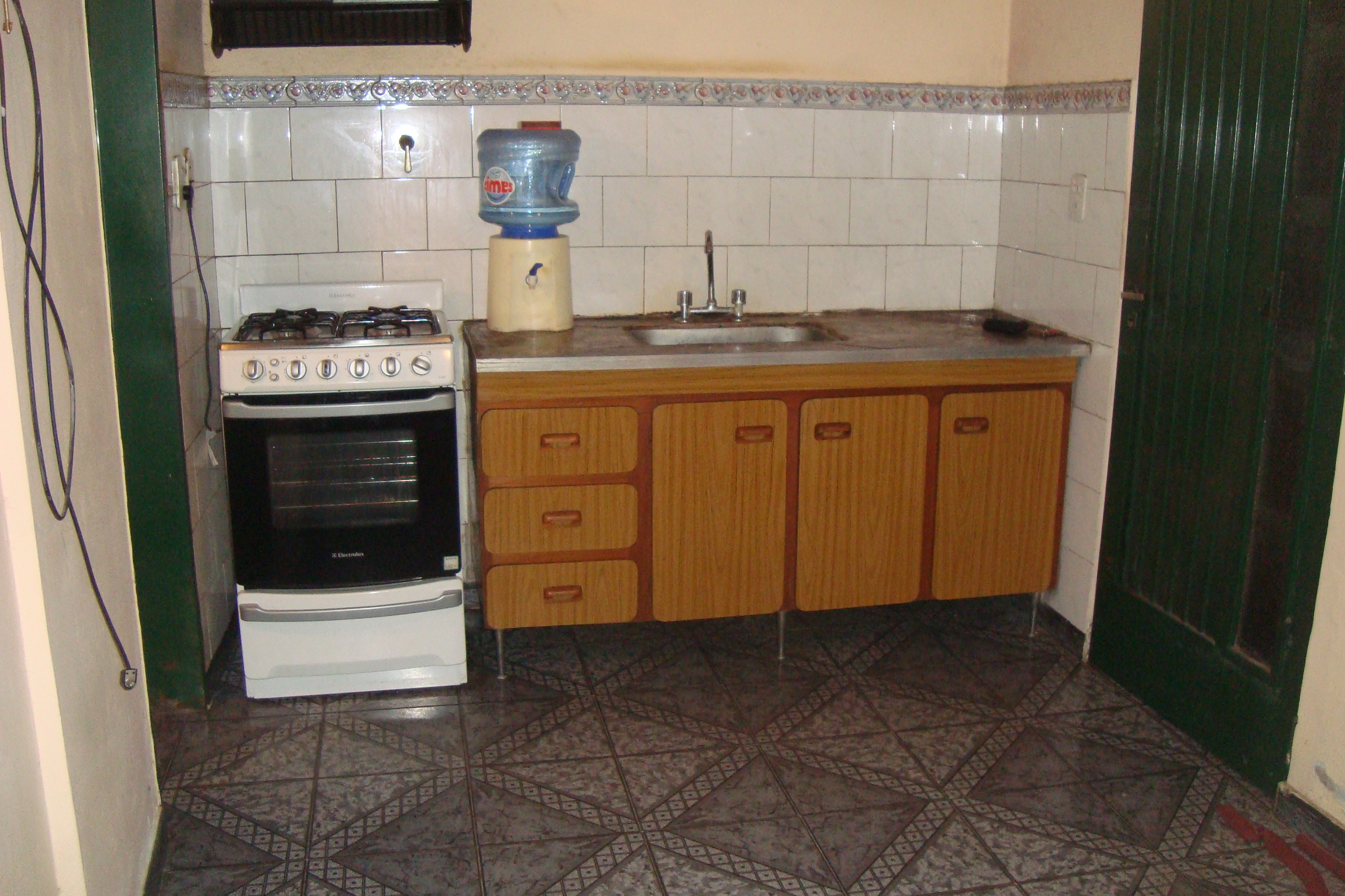 BURZACO:CASA FUNCIONAL 2 AMB C/FDO, PQUE, ENTRADA P/AUTOS .3CDRAS AV.H.IRIGOYEN — foto 11