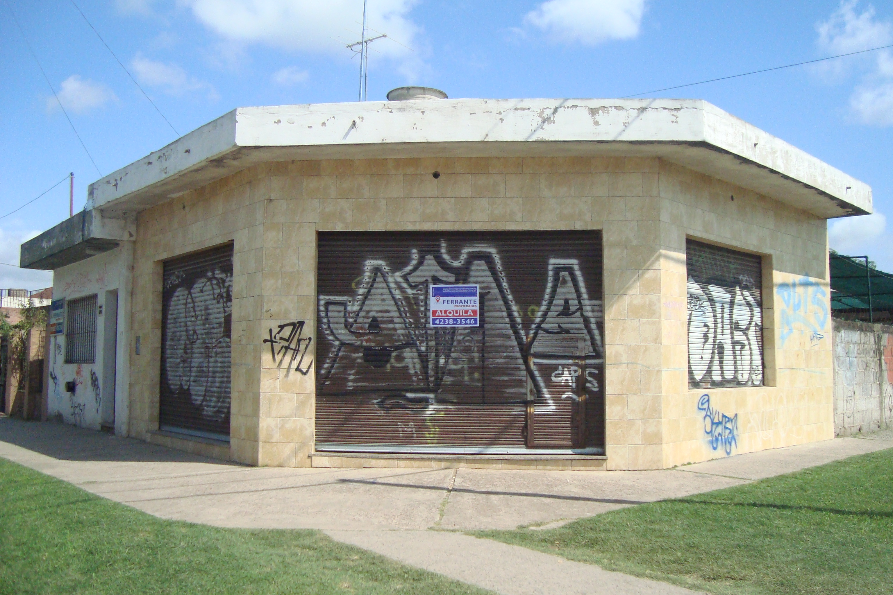 GLEW. AMPLIO LOCAL,6 CDRAS ESTACIÓN.IDEAL DESPENSA, ALMACEN,DESPACHO DE PAN,ART.LIMPIEZA ETC - 1