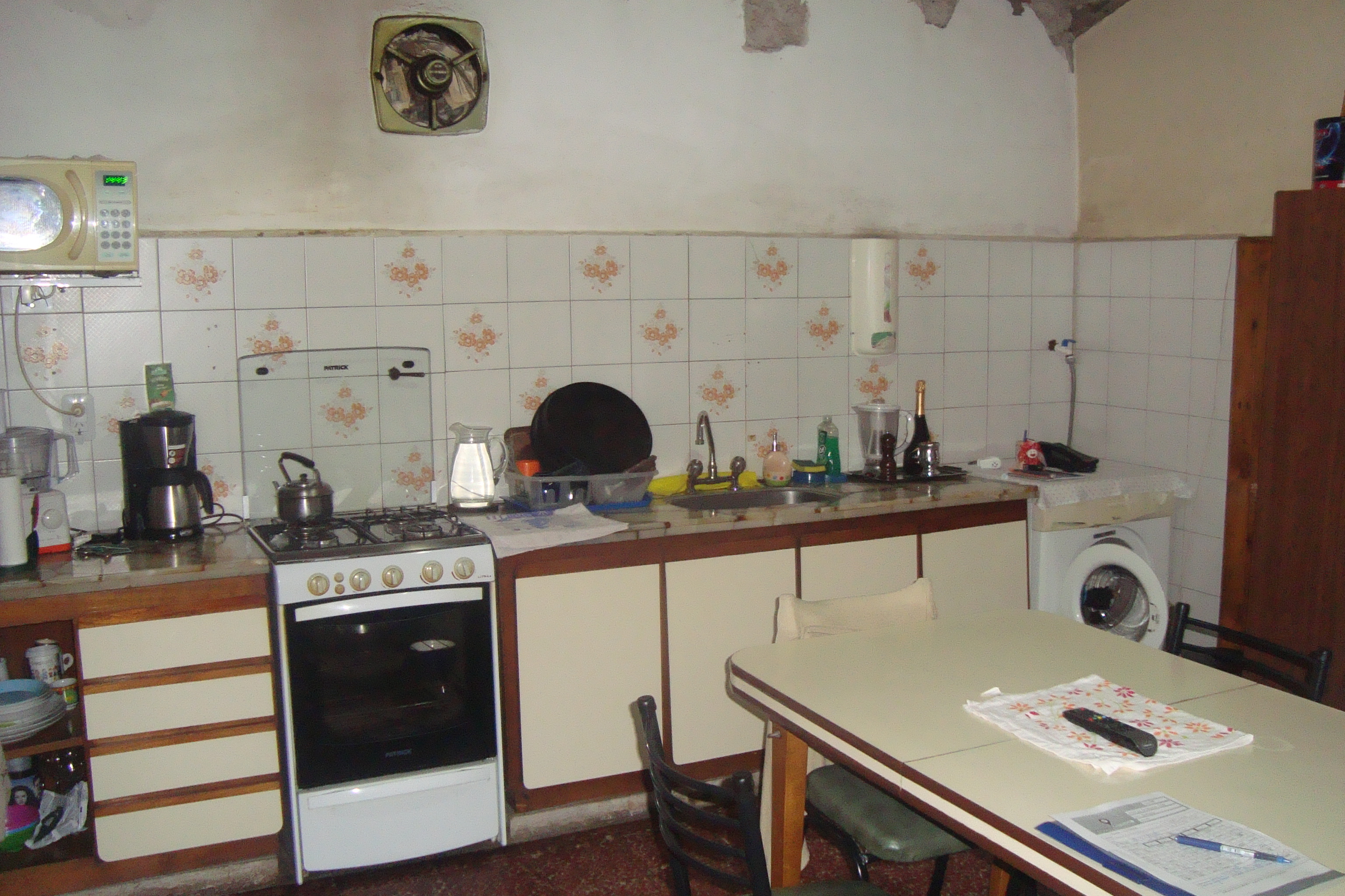 VENTA O PERMUTA AMPLIA CASA 3 DORM.C/GARAJE/GALERIA CUBIERTA/FONDO LIBRE S/LOTE DE 10X34 MTS — foto 8