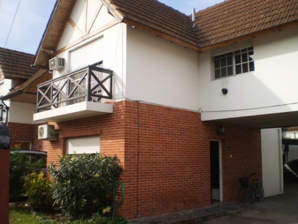BURZACO. BARRIO LOS ROBLES: DUPLEX CON GARAGE SEMICUBIERTO EN BARRIO PRIVADO — foto 2
