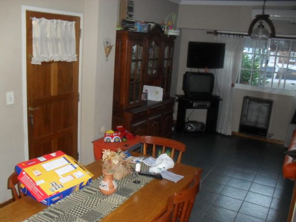 BURZACO. BARRIO LOS ROBLES: DUPLEX CON GARAGE SEMICUBIERTO EN BARRIO PRIVADO — foto 3