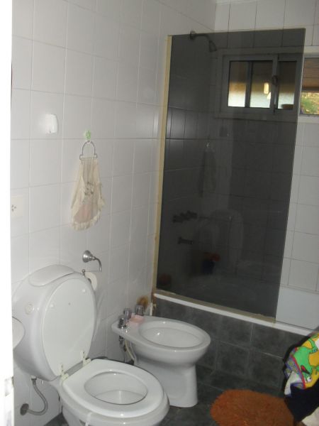 BURZACO. BARRIO LOS ROBLES: DUPLEX CON GARAGE SEMICUBIERTO EN BARRIO PRIVADO — foto 5