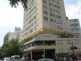 ADROGUE: DPTO 3 AMB, EXCELENTE UBICACION, PLENO CENTRO — foto 2