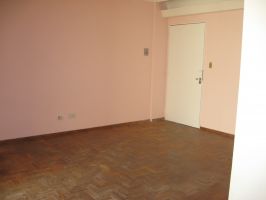 ADROGUE: DPTO 3 AMB, EXCELENTE UBICACION, PLENO CENTRO — foto 3