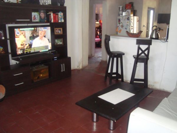 BURZACO: CASA ESTILO AMERICANA, CON QUINCHO Y FONDO — foto 3