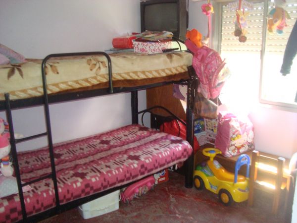 BURZACO: CASA ESTILO AMERICANA, CON QUINCHO Y FONDO — foto 5