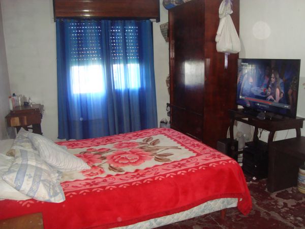 BURZACO: CASA ESTILO AMERICANA, CON QUINCHO Y FONDO — foto 6