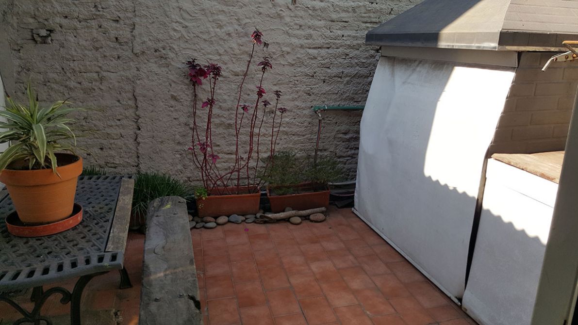 CLAYPOLE: EXCELENTE CHALET CENTRICO DE ESTILO, DE AMPLIAS DIMENSIONES. LUMINOSO, FUNCIONAL. EXCEL.UBICACION A 4 CDRAS DE LA ESTACION . OPORTUNIDAD!! — foto 4