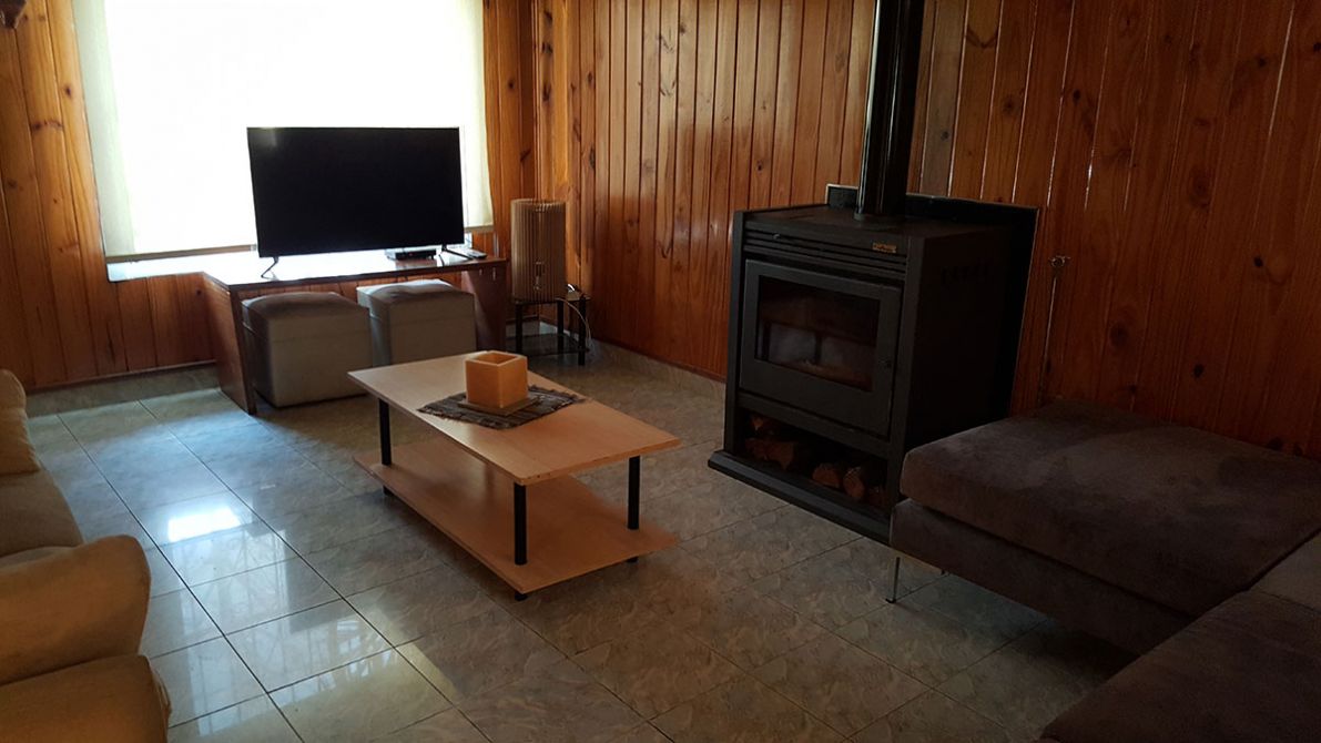 CLAYPOLE: EXCELENTE CHALET CENTRICO DE ESTILO, DE AMPLIAS DIMENSIONES. LUMINOSO, FUNCIONAL. EXCEL.UBICACION A 4 CDRAS DE LA ESTACION . OPORTUNIDAD!! — foto 6