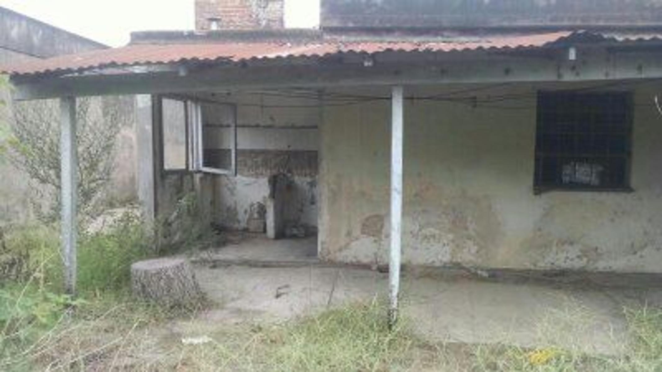 LOMA VERDE, ALTE BROWN, CASA A REFACCIONAR — foto 2
