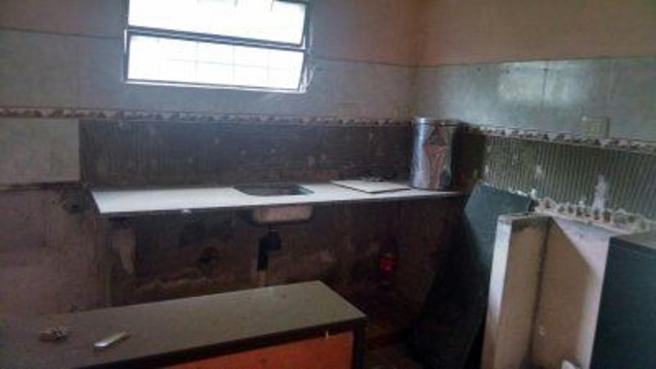LOMA VERDE, ALTE BROWN, CASA A REFACCIONAR — foto 4