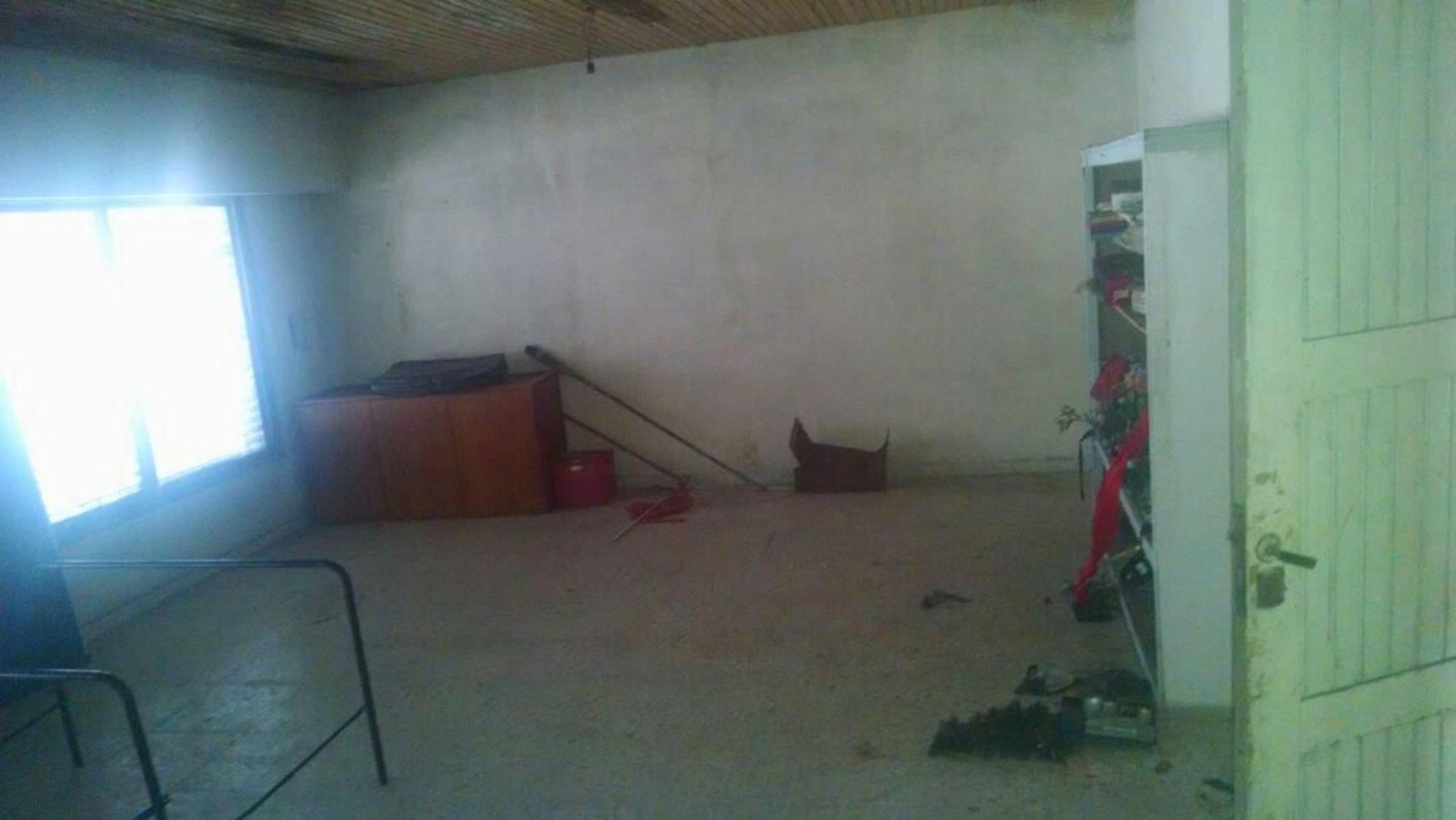 MALVINAS ARGENTINAS, ALTE BROWN: CASA A REFACCIONAR — foto 3