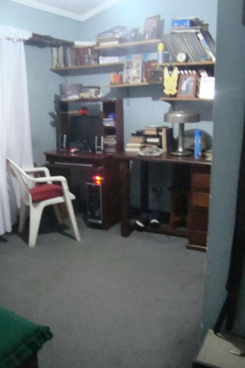 HERMOSO CHALET 2 PLANTAS.3 DORM.COCHERA 2 AUTOS.FDO Y QUINCHO.2CDRAS AV.ESPORA.CERCA EST.BURZACO — foto 8