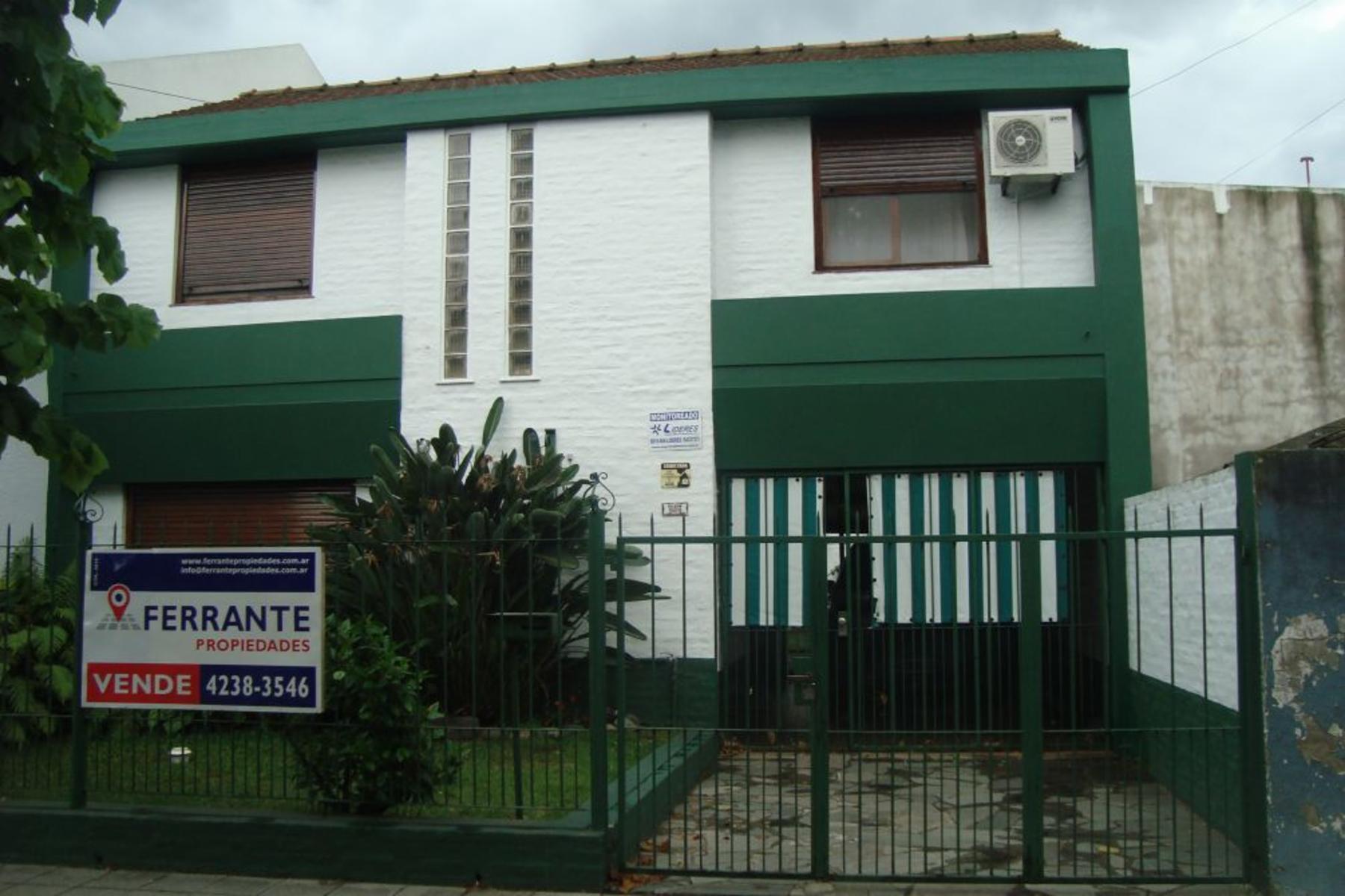 HERMOSO CHALET 2 PLANTAS.3 DORM.COCHERA 2 AUTOS.FDO Y QUINCHO.2CDRAS AV.ESPORA.CERCA EST.BURZACO — foto 9