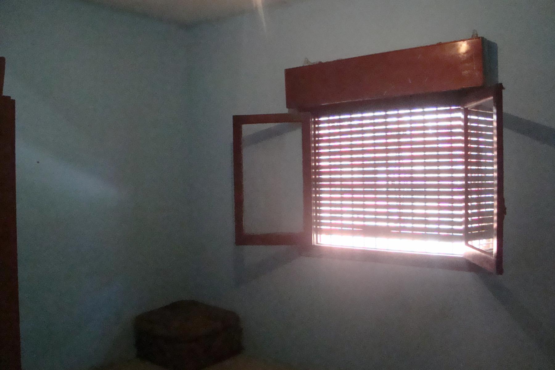 GLEW. CASA 3 AMB C/ ENTRADA PARA AUTO Y GALPÓN. CERCA DE COLECTIVOS CARREFOUR Y AV.H IRIGOYEN — foto 4