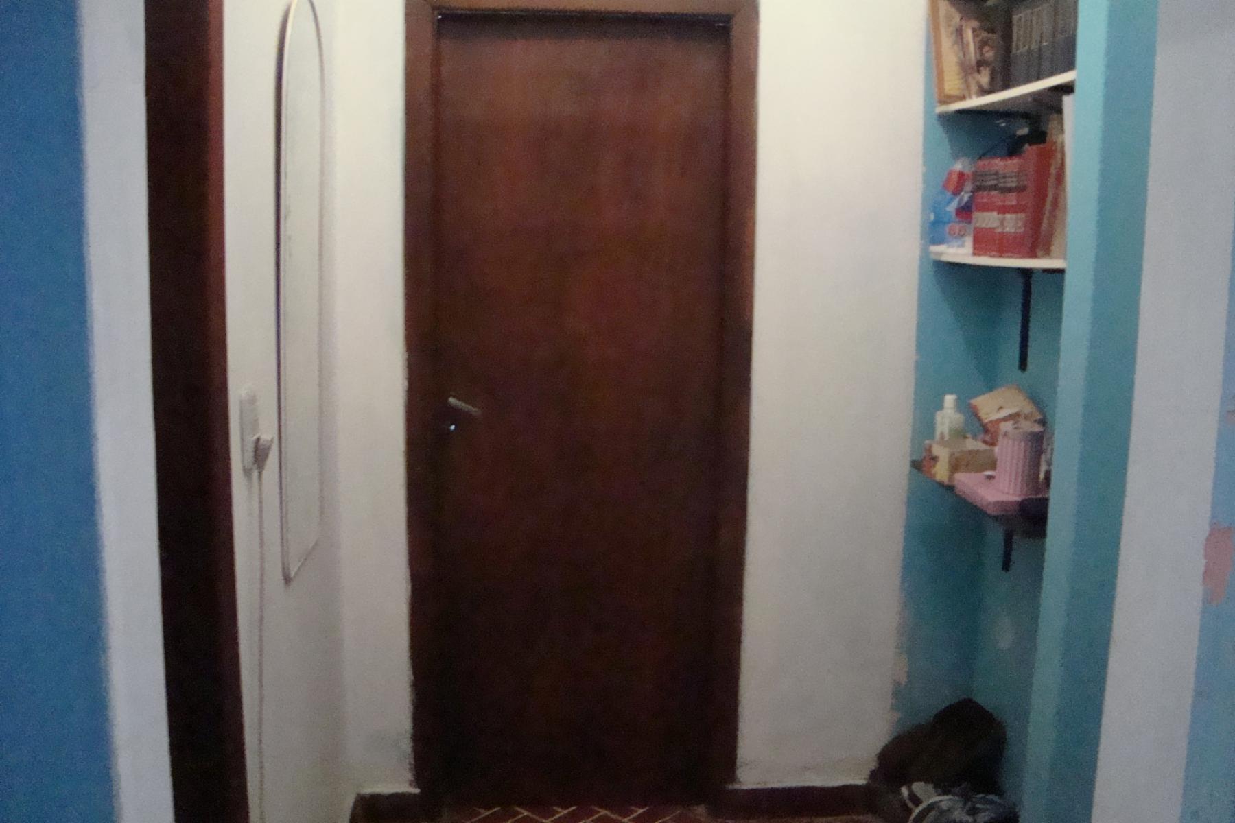 GLEW. CASA 3 AMB C/ ENTRADA PARA AUTO Y GALPÓN. CERCA DE COLECTIVOS CARREFOUR Y AV.H IRIGOYEN — foto 5