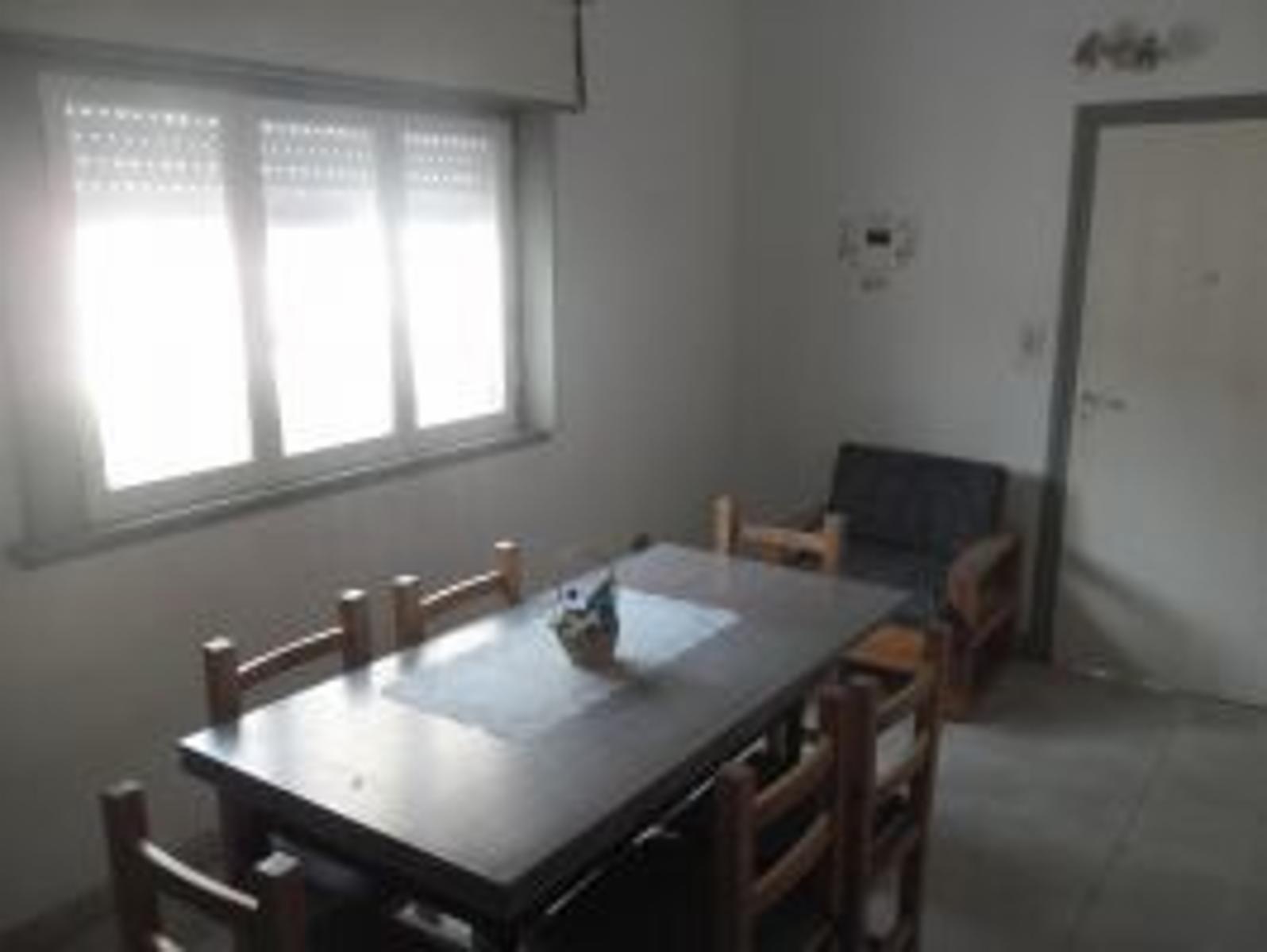 COSTA AZUL: ALQUILER Y VENTA DE CASA . A 1 CDRA 1/2 DEL MAR . EXCEL.UBICACION. COMODA, FUNCIONAL. — foto 3