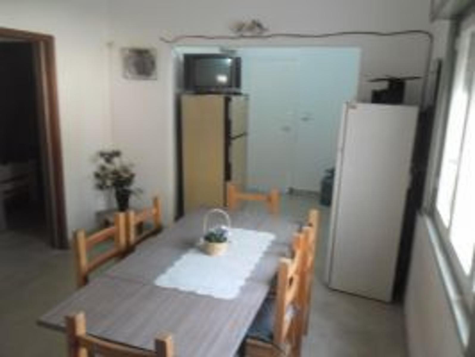 COSTA AZUL: ALQUILER Y VENTA DE CASA . A 1 CDRA 1/2 DEL MAR . EXCEL.UBICACION. COMODA, FUNCIONAL. — foto 5
