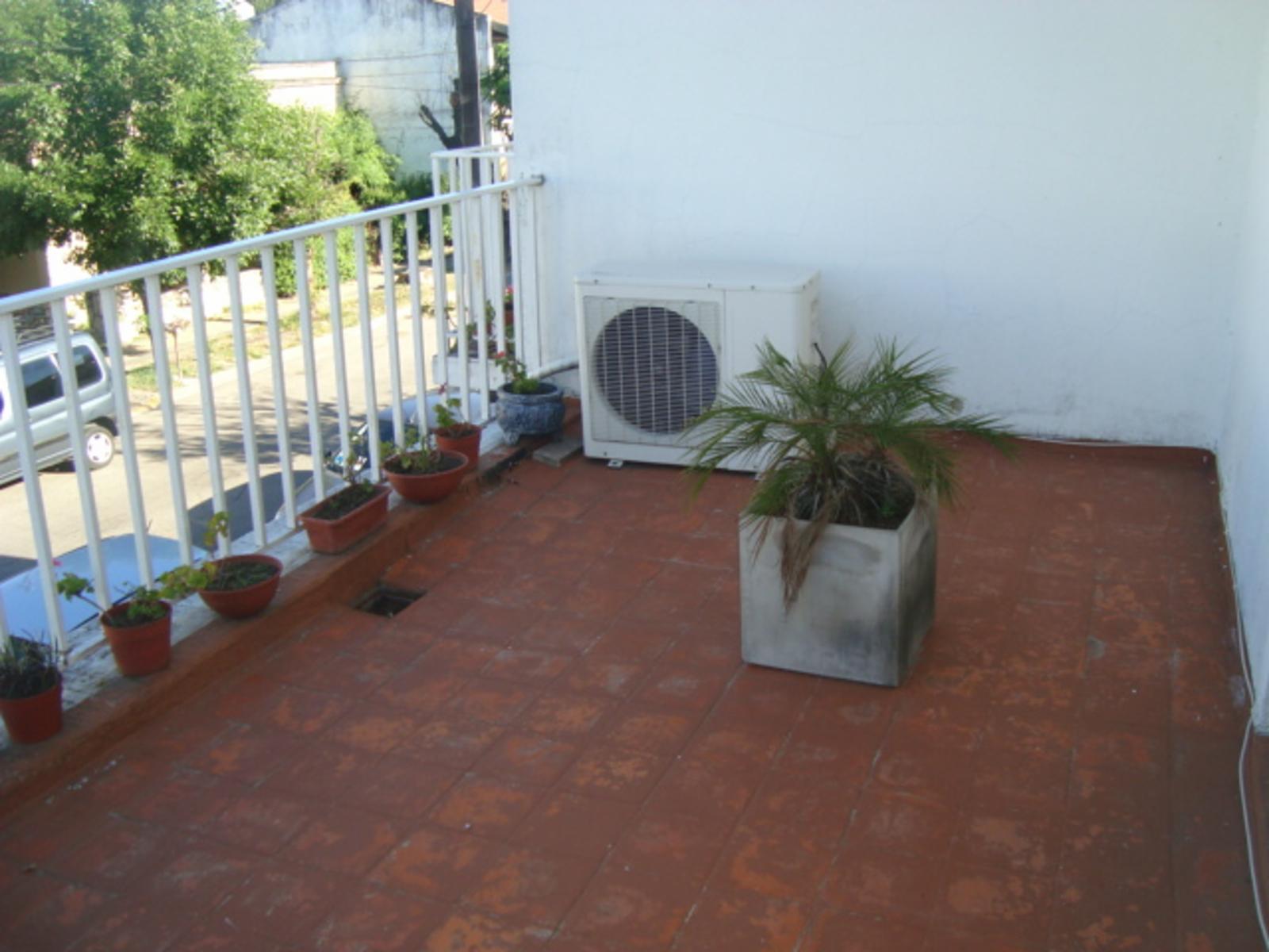 HERMOSO CHALET EN 2 PLANTAS . ZONA CENTRICA. A POCAS CDRAS EST. BURZACO.APTO VIVIENDA/PROFESIONAL — foto 7