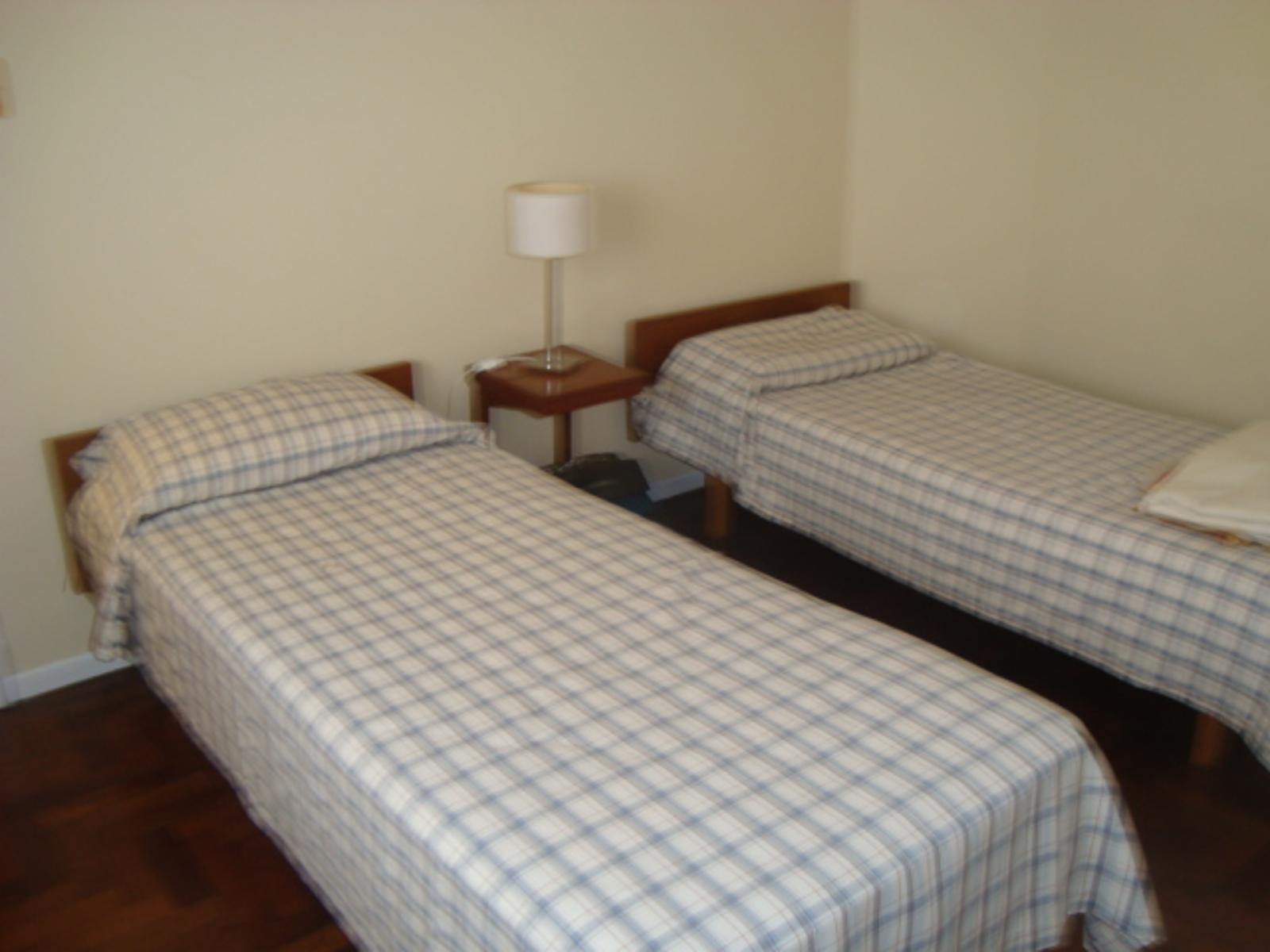 HERMOSO CHALET EN 2 PLANTAS . ZONA CENTRICA. A POCAS CDRAS EST. BURZACO.APTO VIVIENDA/PROFESIONAL — foto 12