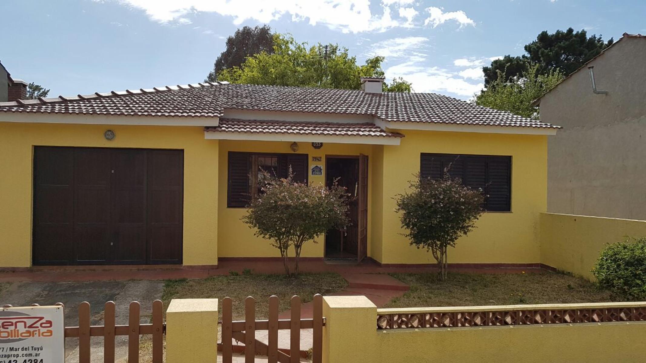 OPORTUNIDAD.HERMOSA CASA EN PLENO CENTRO. A 4 CDRAS DEL MAR Y 3 DE TERMINAL DE ÓMNIBUS. ¡EXCELENTE ESTADO!