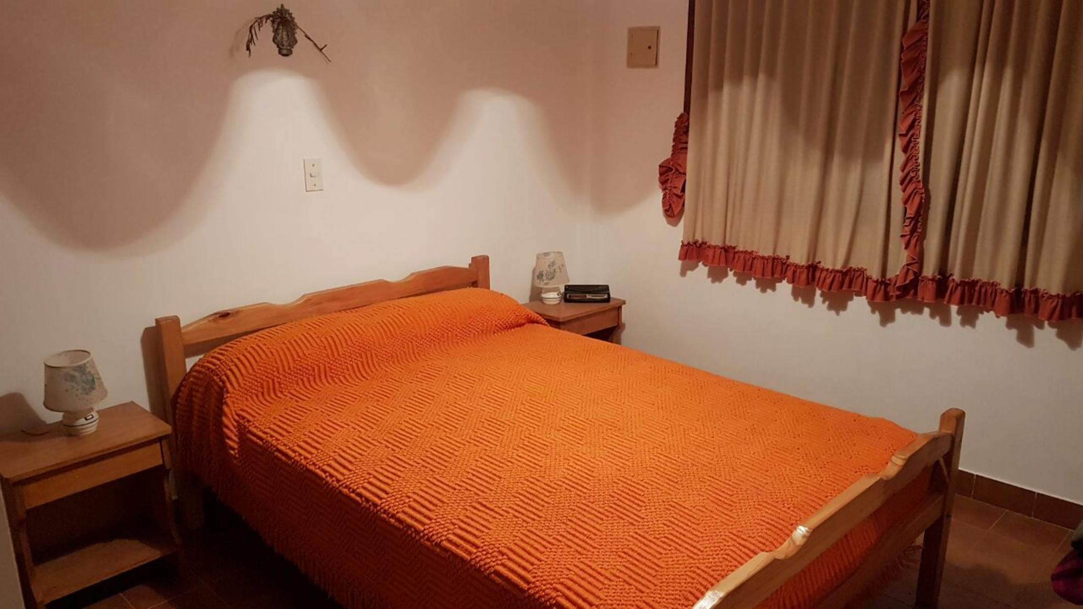 OPORTUNIDAD.HERMOSA CASA EN PLENO CENTRO. A 4 CDRAS DEL MAR Y 3 DE TERMINAL DE ÓMNIBUS. ¡EXCELENTE ESTADO! — foto 3